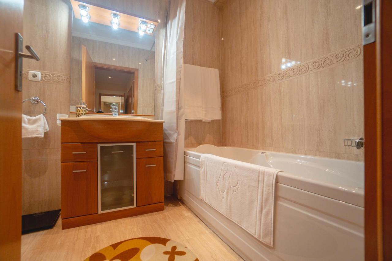 Large Modern Ponta Delgada Apartment Eksteriør bilde